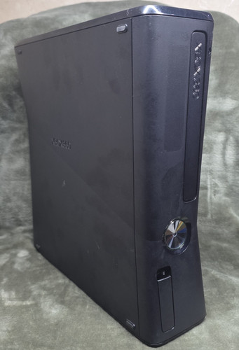 Xbox 360 slim - 250gb, console